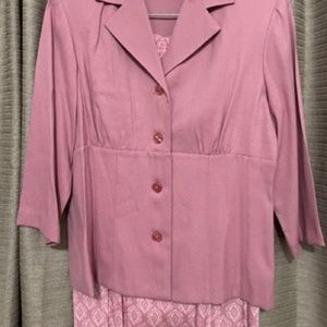 Size Med Wrap Skirt & Fitted Unlined Jacket with 3/4 Length Sleeve in Dusty Pink